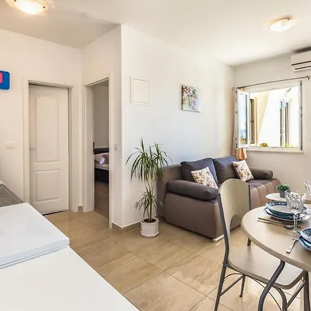 Apartments Jure Makarska Exterior photo