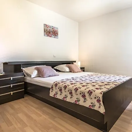 Apartments Jure Makarska Exterior photo