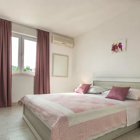 Apartments Jure Makarska Exterior photo