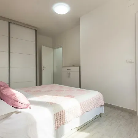 Apartments Jure Makarska Exterior photo