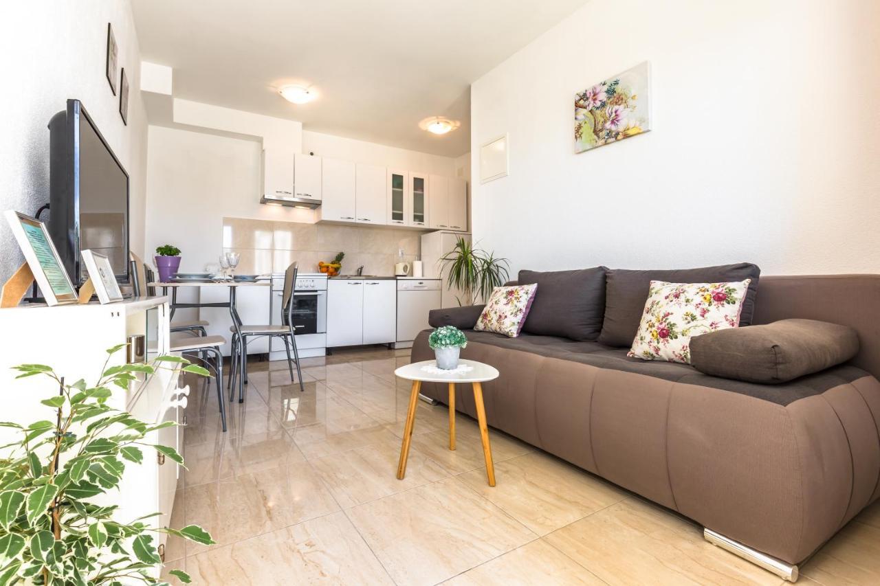 Jure Apartment