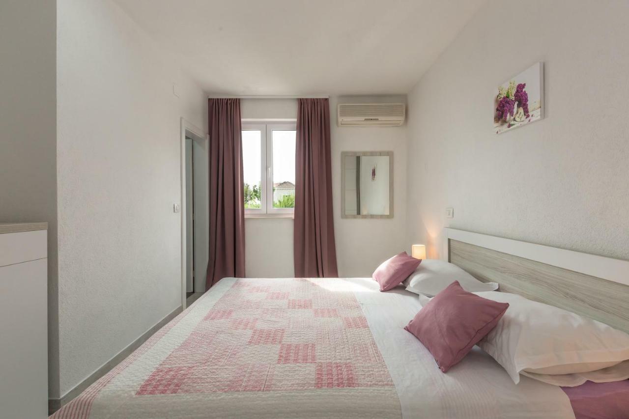 Jure Apartment