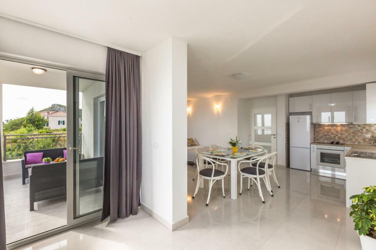 Jure Apartment Makarska
